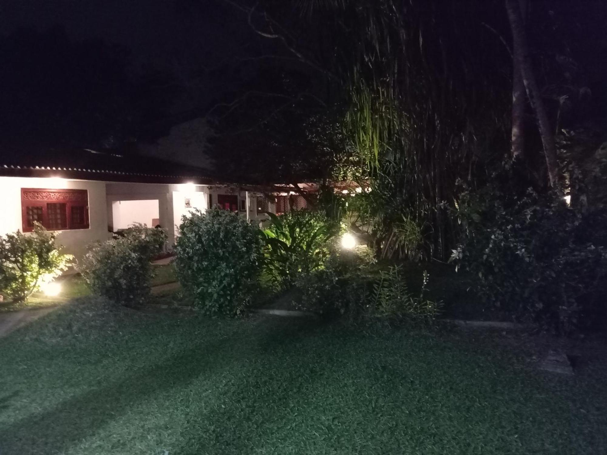 Vidisa Villas Hikkaduwa Exteriör bild